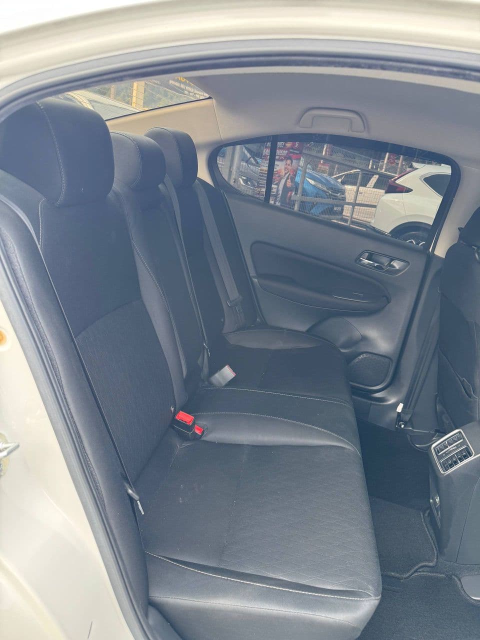 Honda City 1.5 E 2021 10