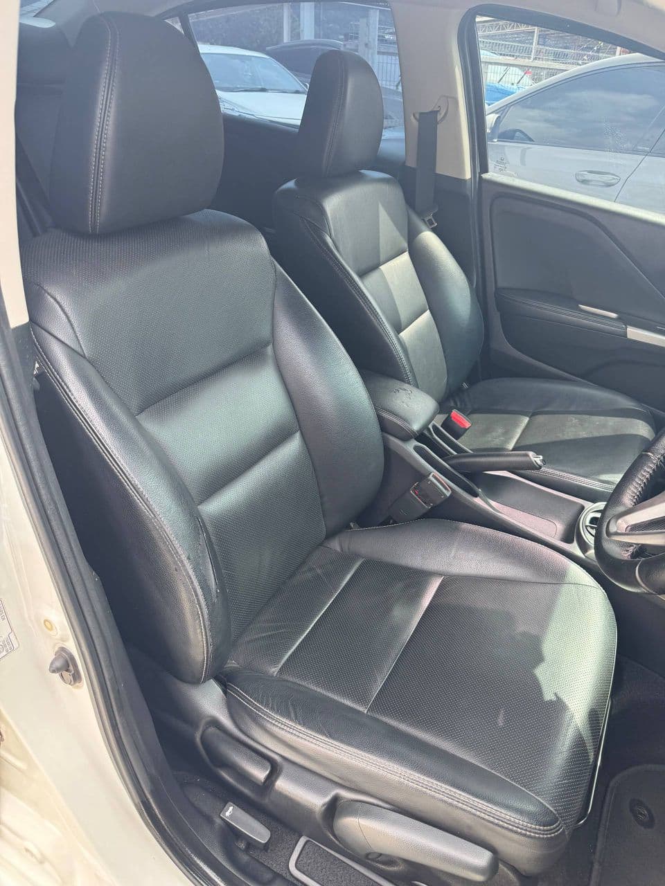 HONDA CITY 1.5 V 2018 7