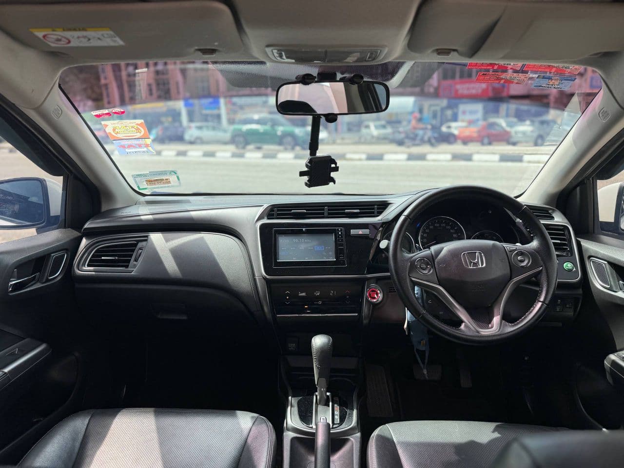 HONDA CITY 1.5 V 2018 9