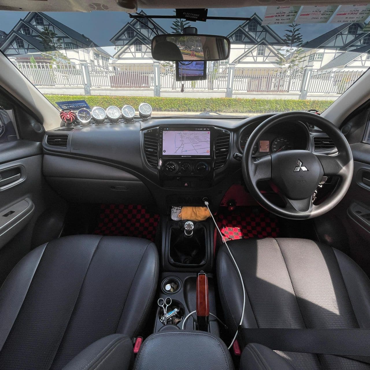 MITSUBISHI TRITON QUEST 4X2 2015 10