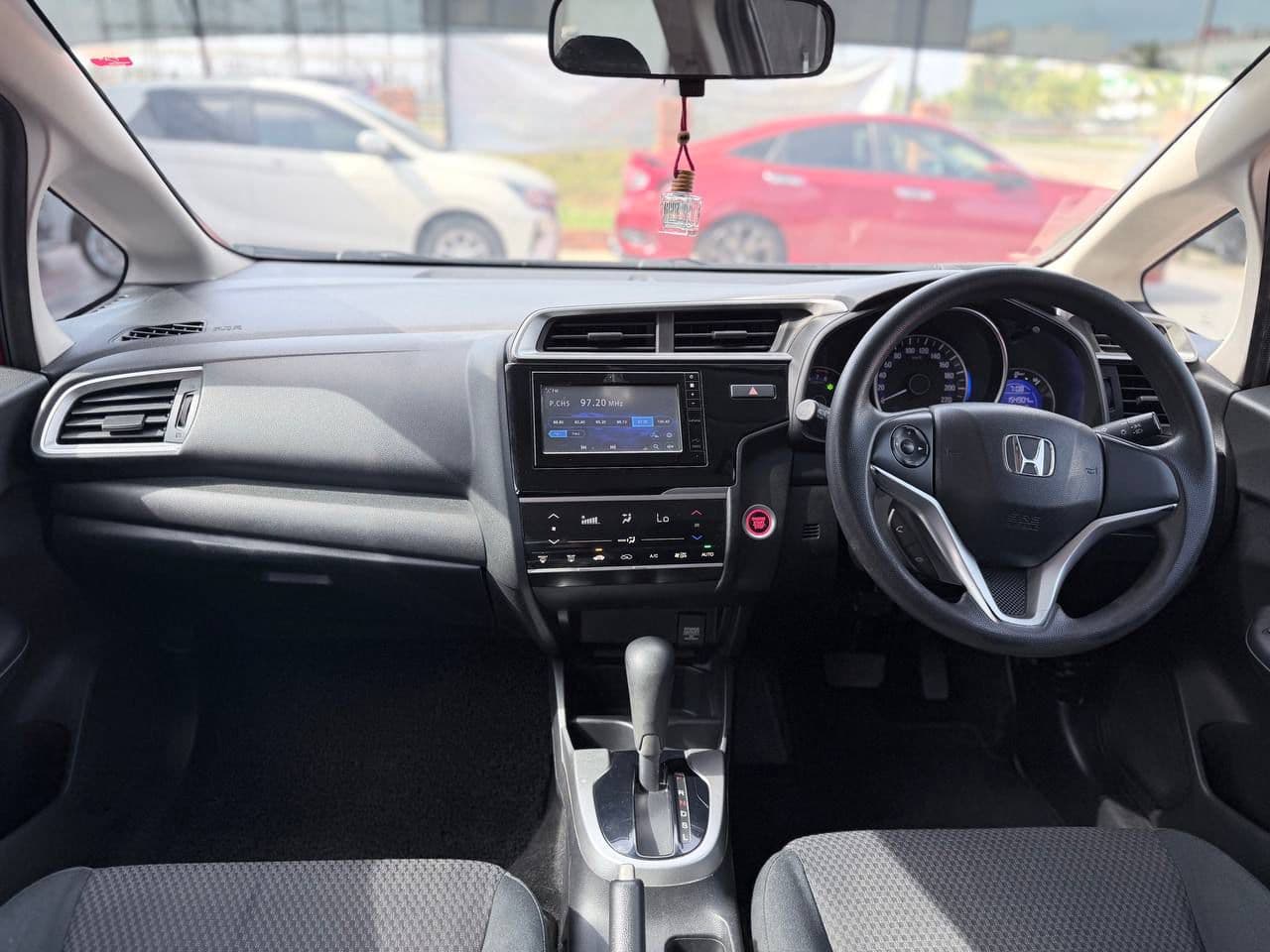 Honda Jazz 1.5 E / Bodykit Flrs 2018 8